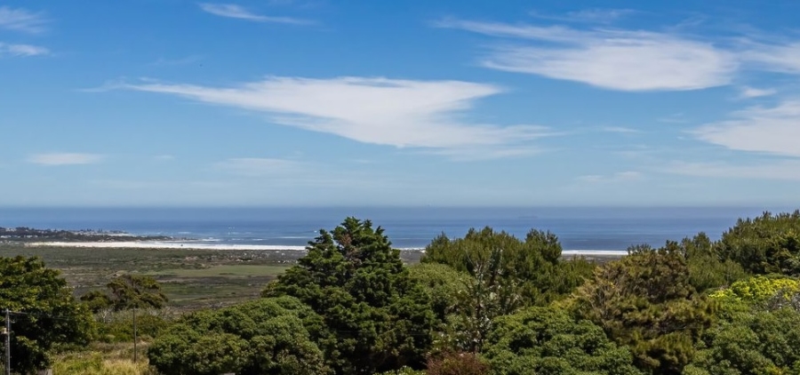 4 Bedroom Property for Sale in San Michel Western Cape